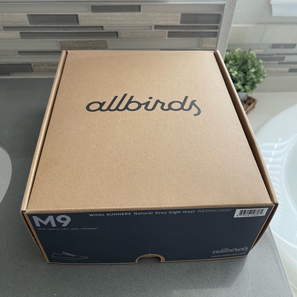 NIB Men’s Allbirds Wool Runners natural grey light grey - Picture 5 of 6